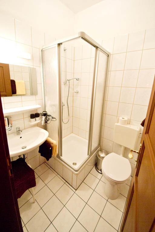 Hotel Garni Am Klostermarkt Plauen Ruang foto